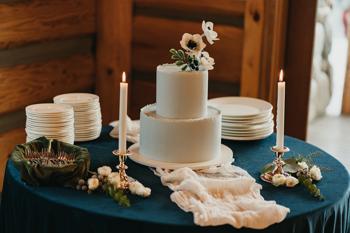 The cake table with stunning sugar flowers