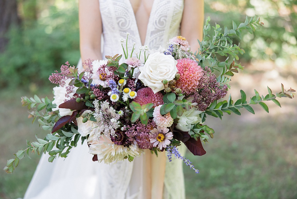 Bloom-Poet-Seattle-Wedding-Florist-Tierra-Retreat-Center-Blush-Purple-Bouquet A detailed look at this stunning bridal bouquet at the Tierra Retreat Center wedding
