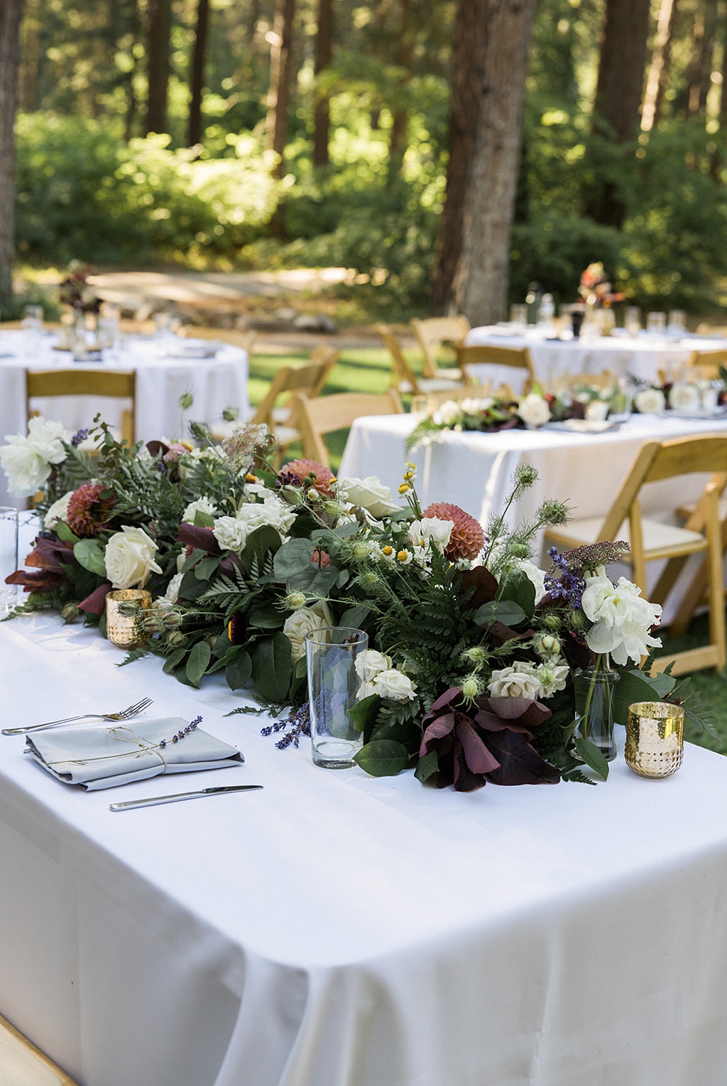 Bloom-Poet-Seattle-Wedding-Florist-Tierra-Retreat-Center-Wedding-Sweetheart-Table The sweetheart table florals at the Tierra Retreat Center wedding reception